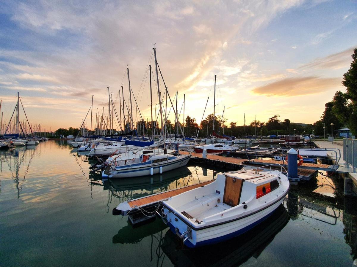 Naturexpert Mobilhazak-fuered Camping *