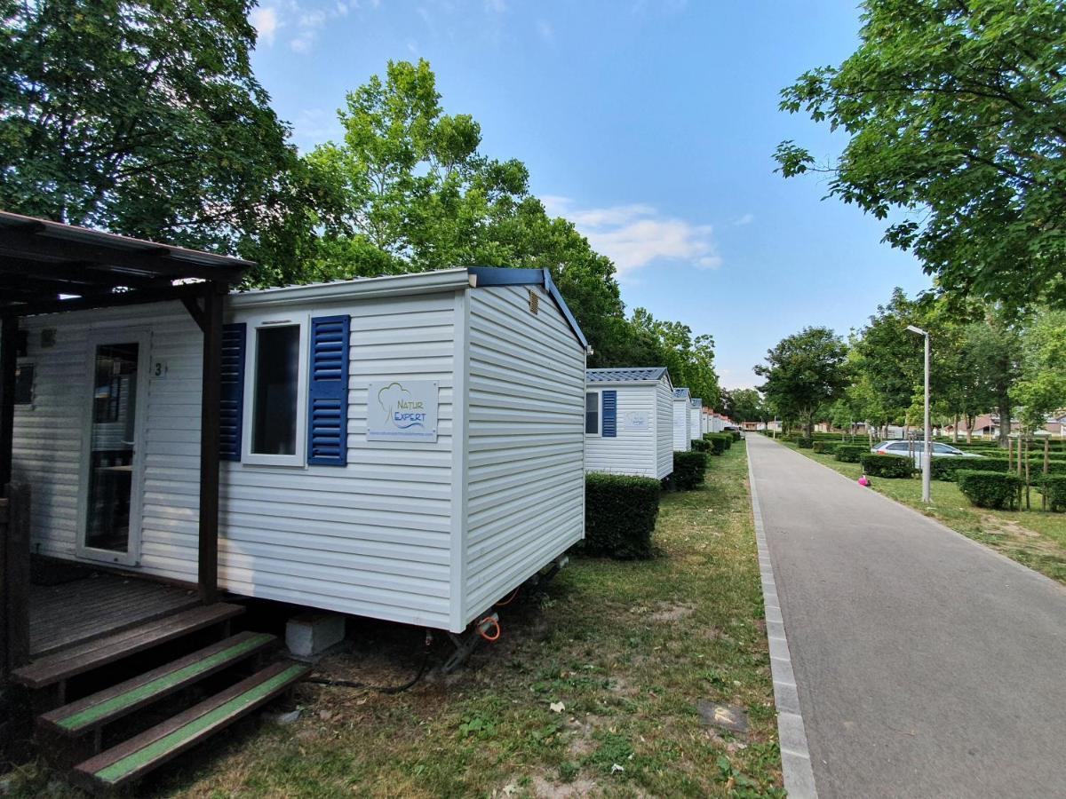 Naturexpert Mobilhazak-fuered Camping *